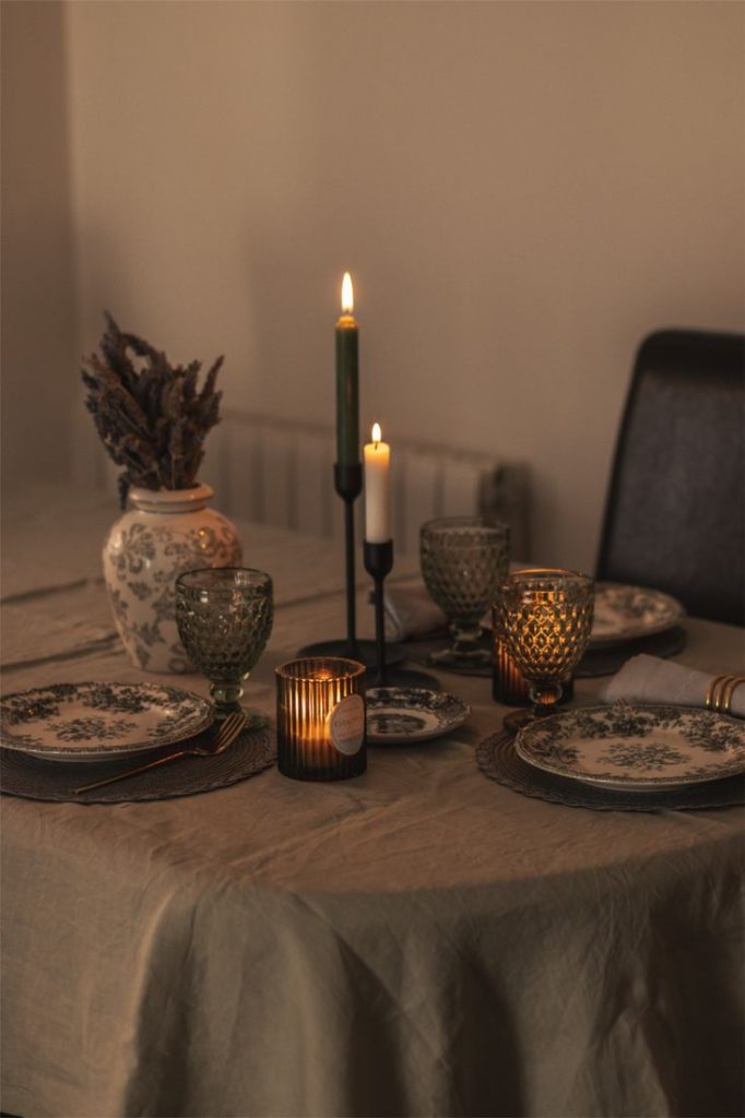 old-money-centerpiece-table