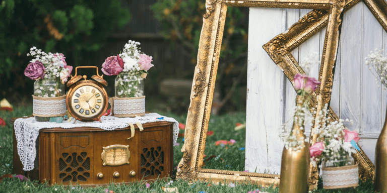13 Budget-Friendly Vintage Spring Decor Ideas