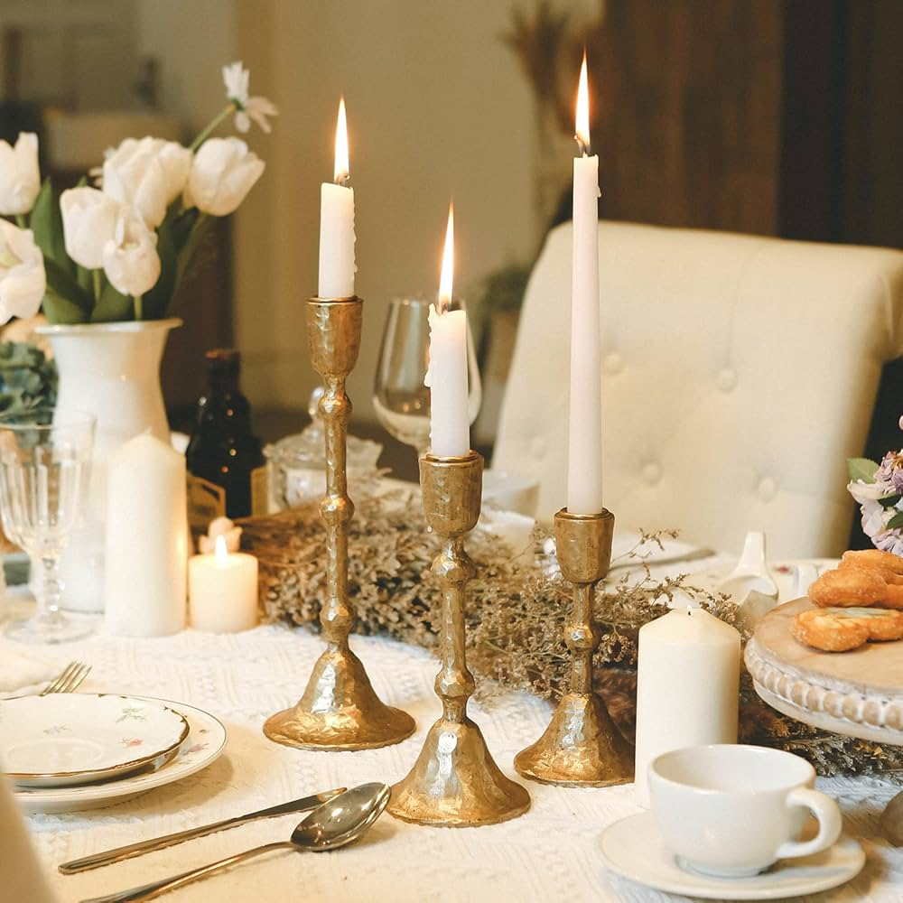 vintage-candlestick-centerpiece