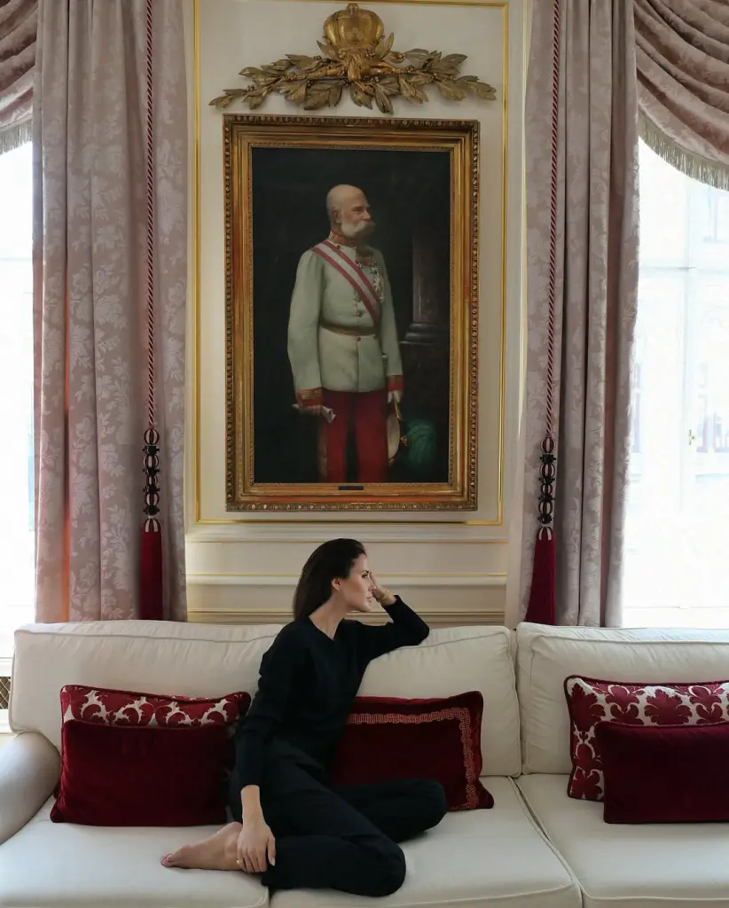 rich-woman-influencer