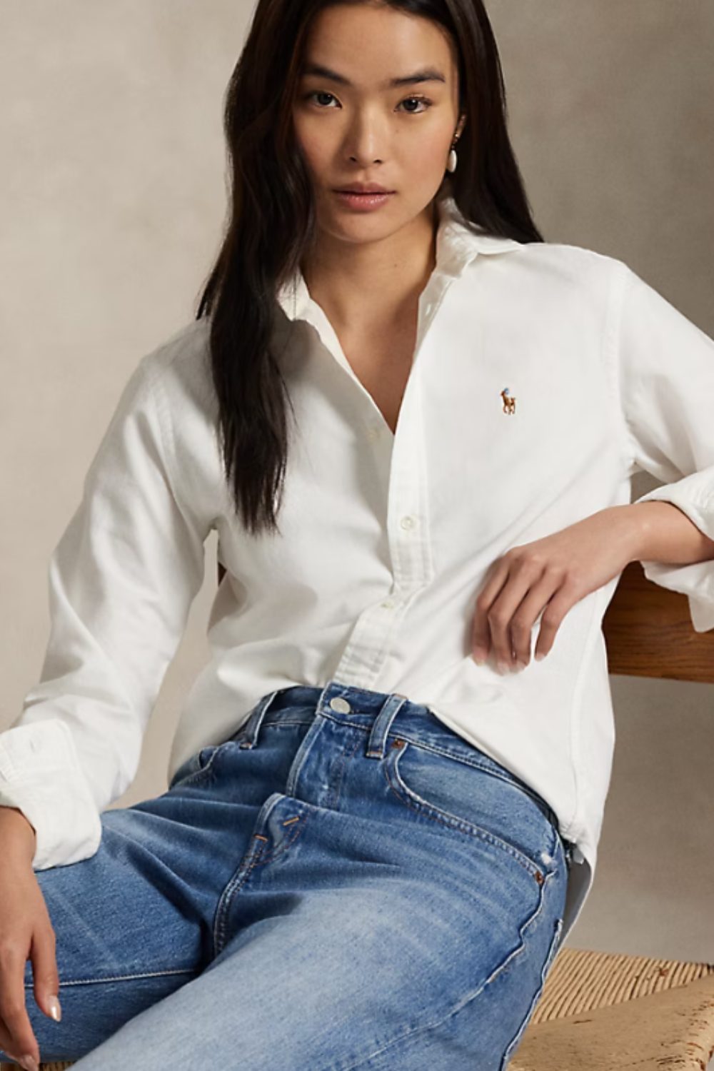 White button-down shirt styled with denim, relaxed and polished Old Money Transitional Outfits For Early Spring look