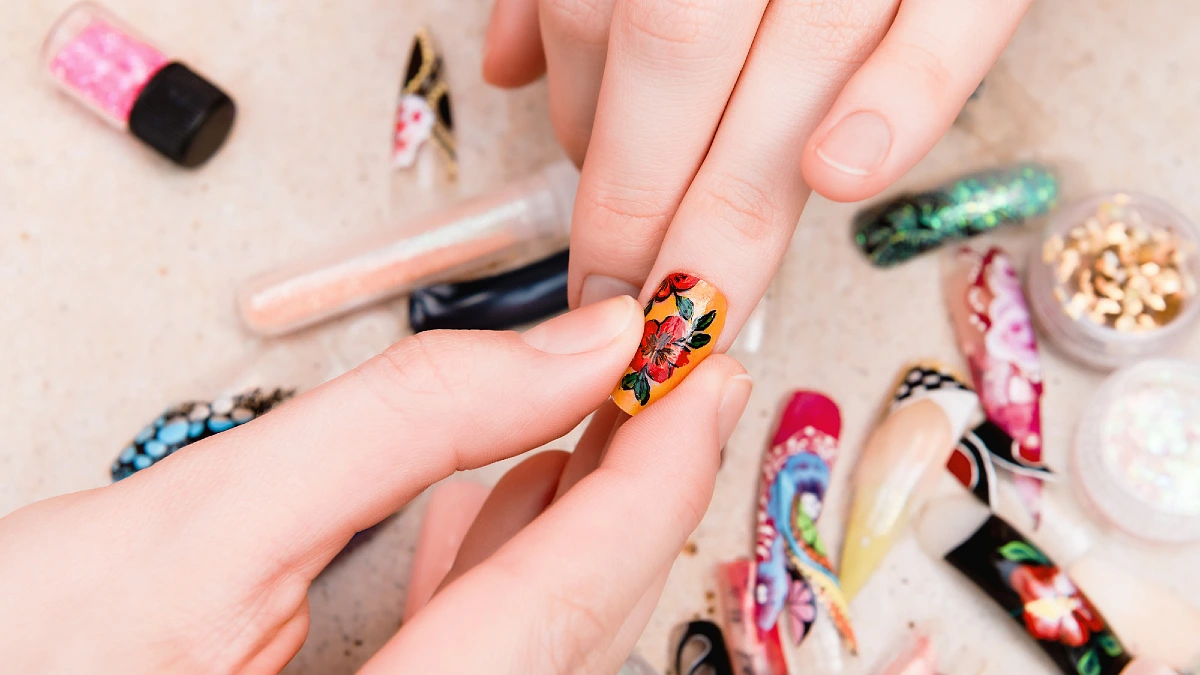 20 Quiet-Luxury Back-To-School Nails That Aren’t Try-Hard