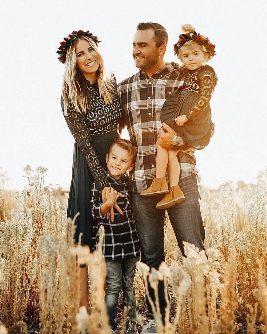 Black Lace and Plaid With Autumn Crowns