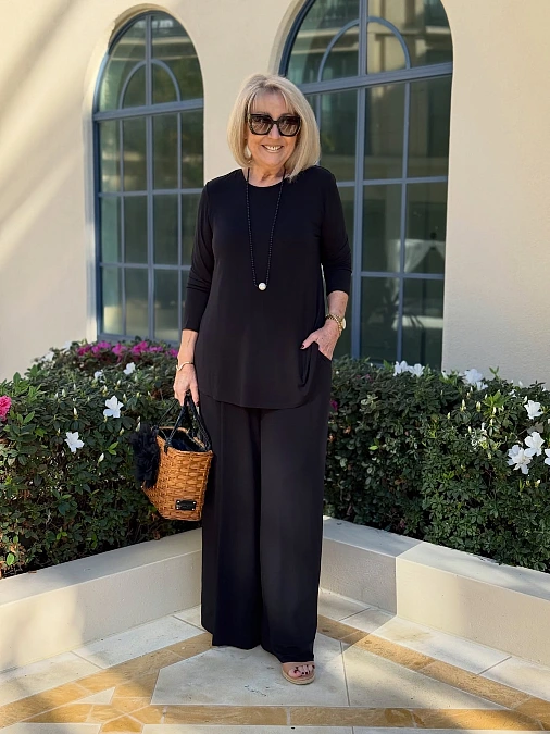 A Fluid Black Wide-Leg Set