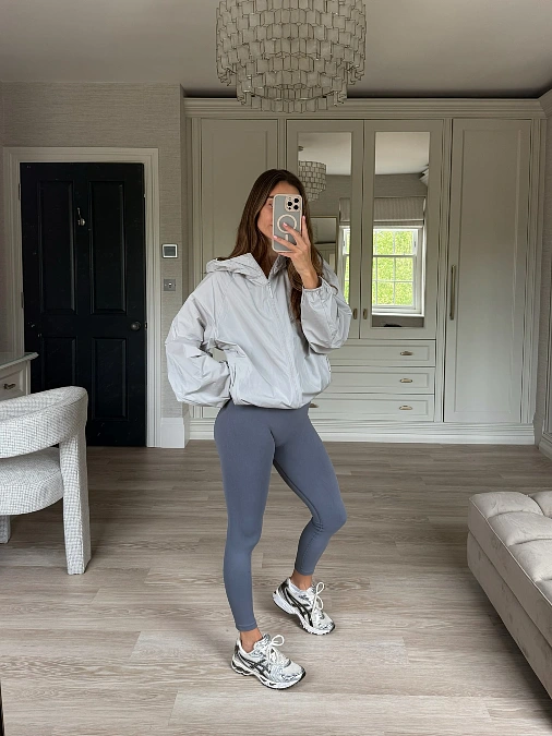 Windbreaker + Leggings + Retro Trainers