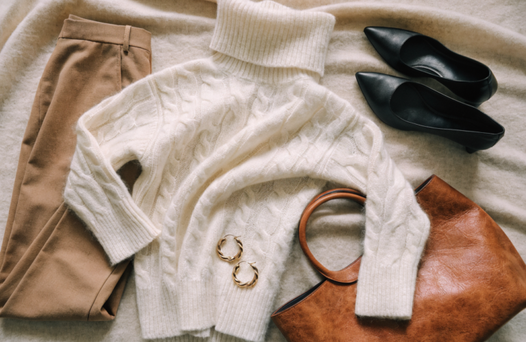 16 Elegant Holiday Outfits You’ll Want to Copy This Year