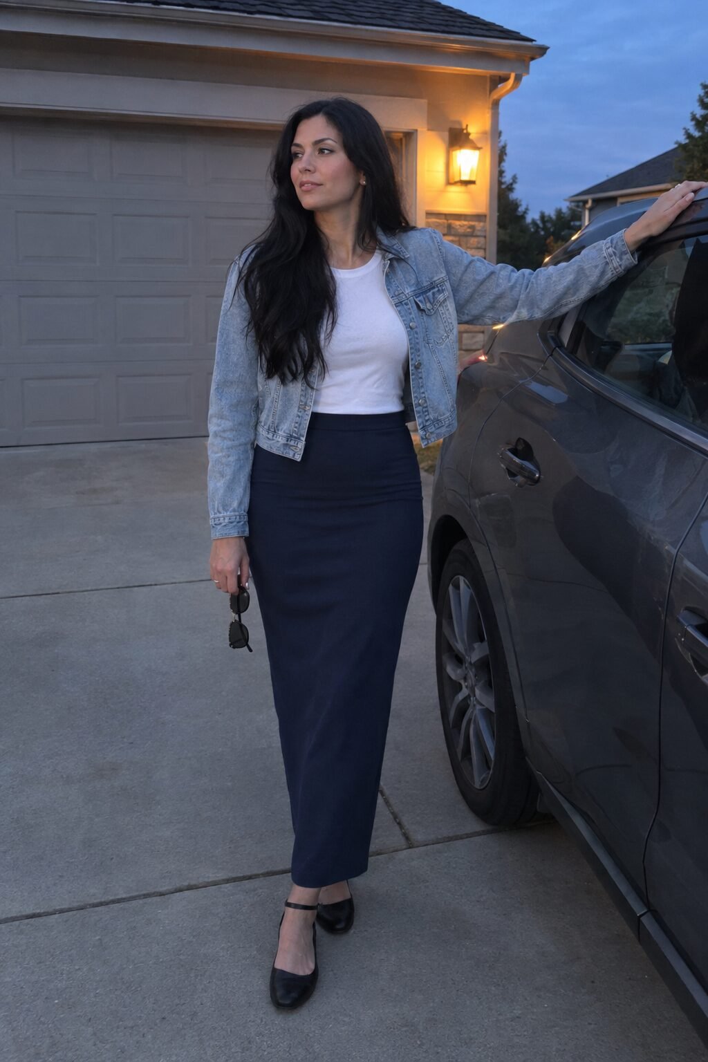 easy mom outfit for a family dinner: navy ponte skirt with white tee and light denim jacket