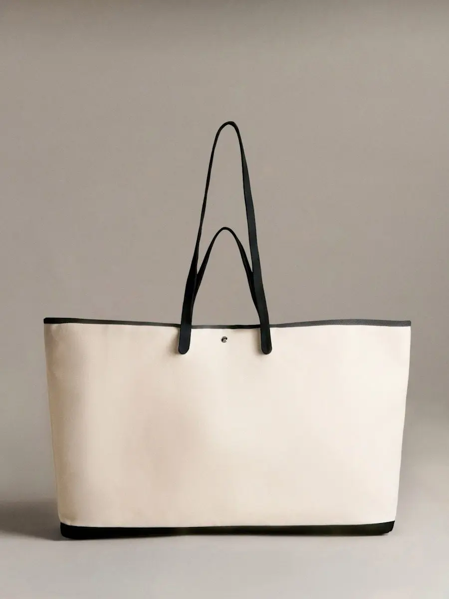 Paule Tote Bag (Ecru / Black)