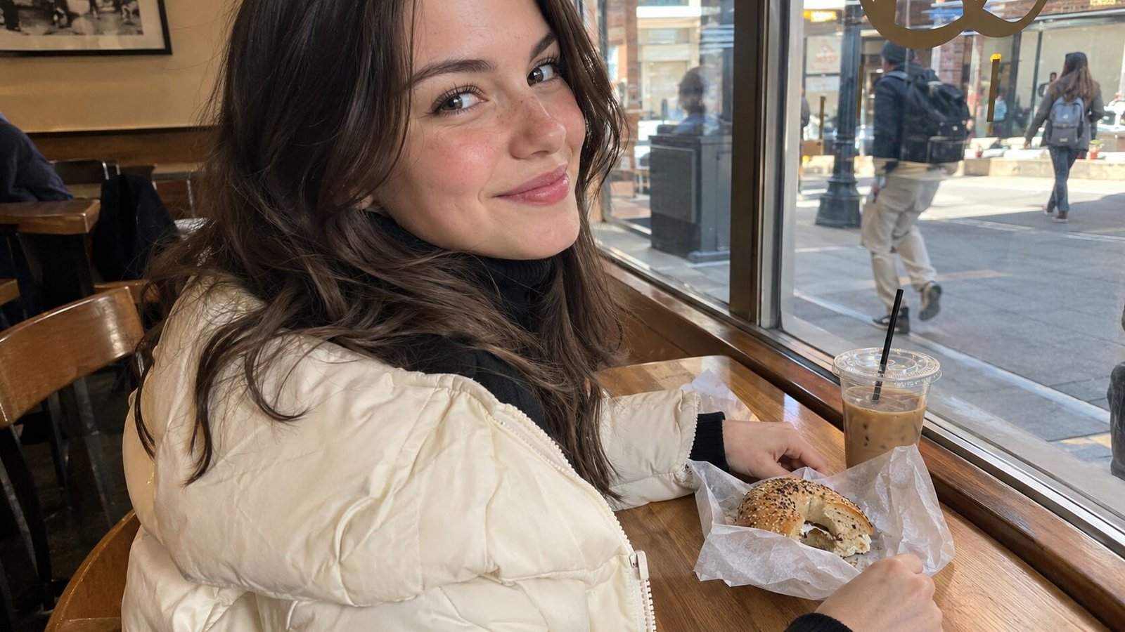 18 Comfy College Class Outfits That Still Look Put-Together