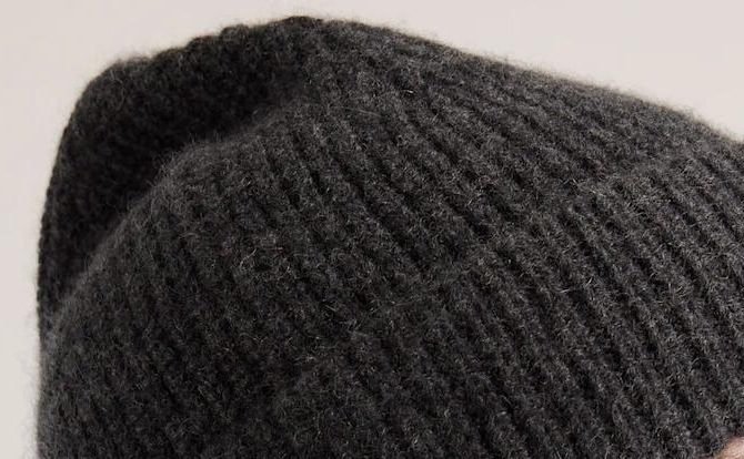 Mongolian Cashmere Ribbed Beanie (Heather Charcoal)