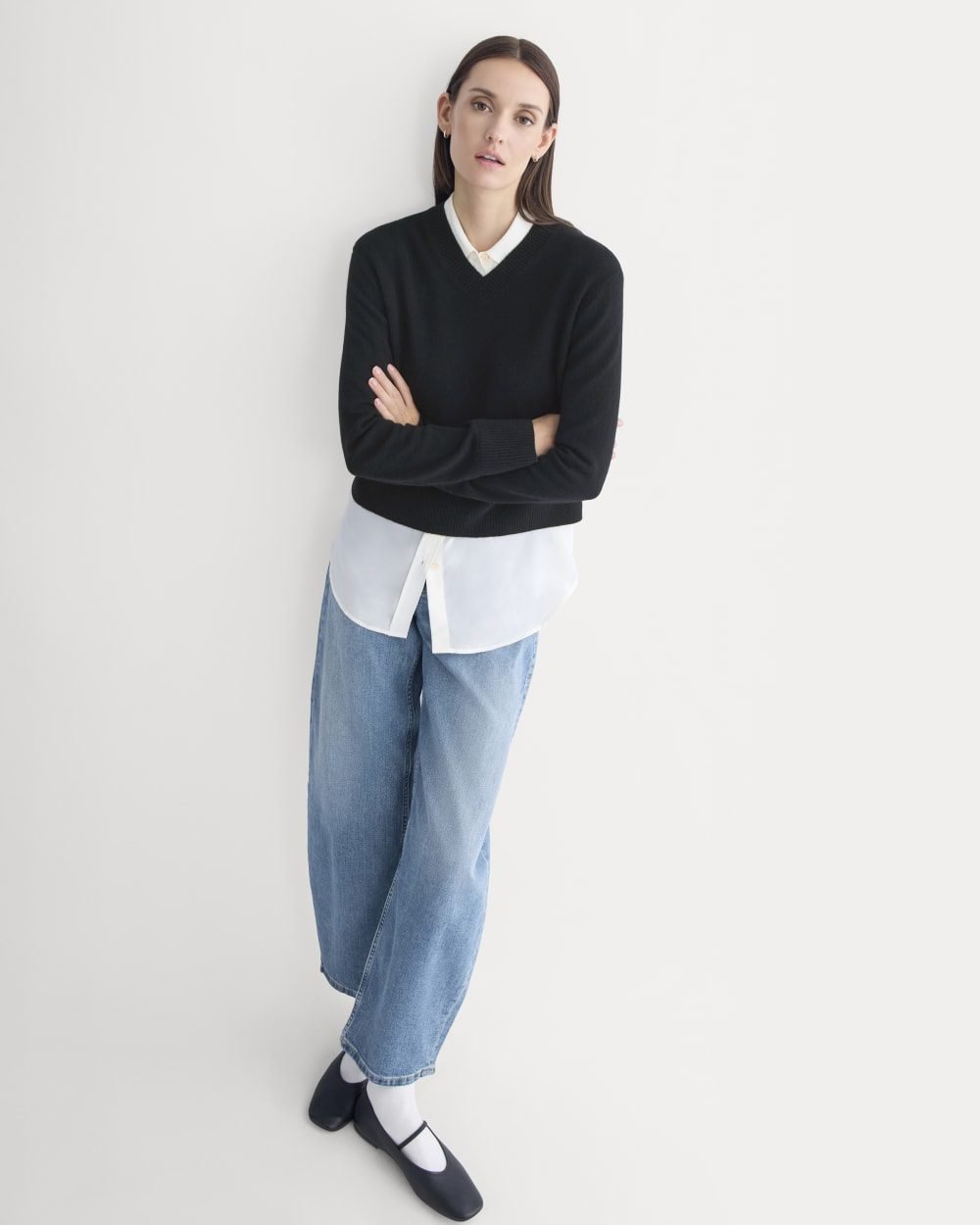 Cashmere Cropped High-V Sweater (Black)