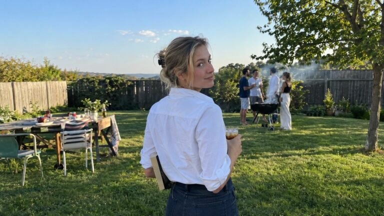 12 Ways to Look Classy at a Casual Event