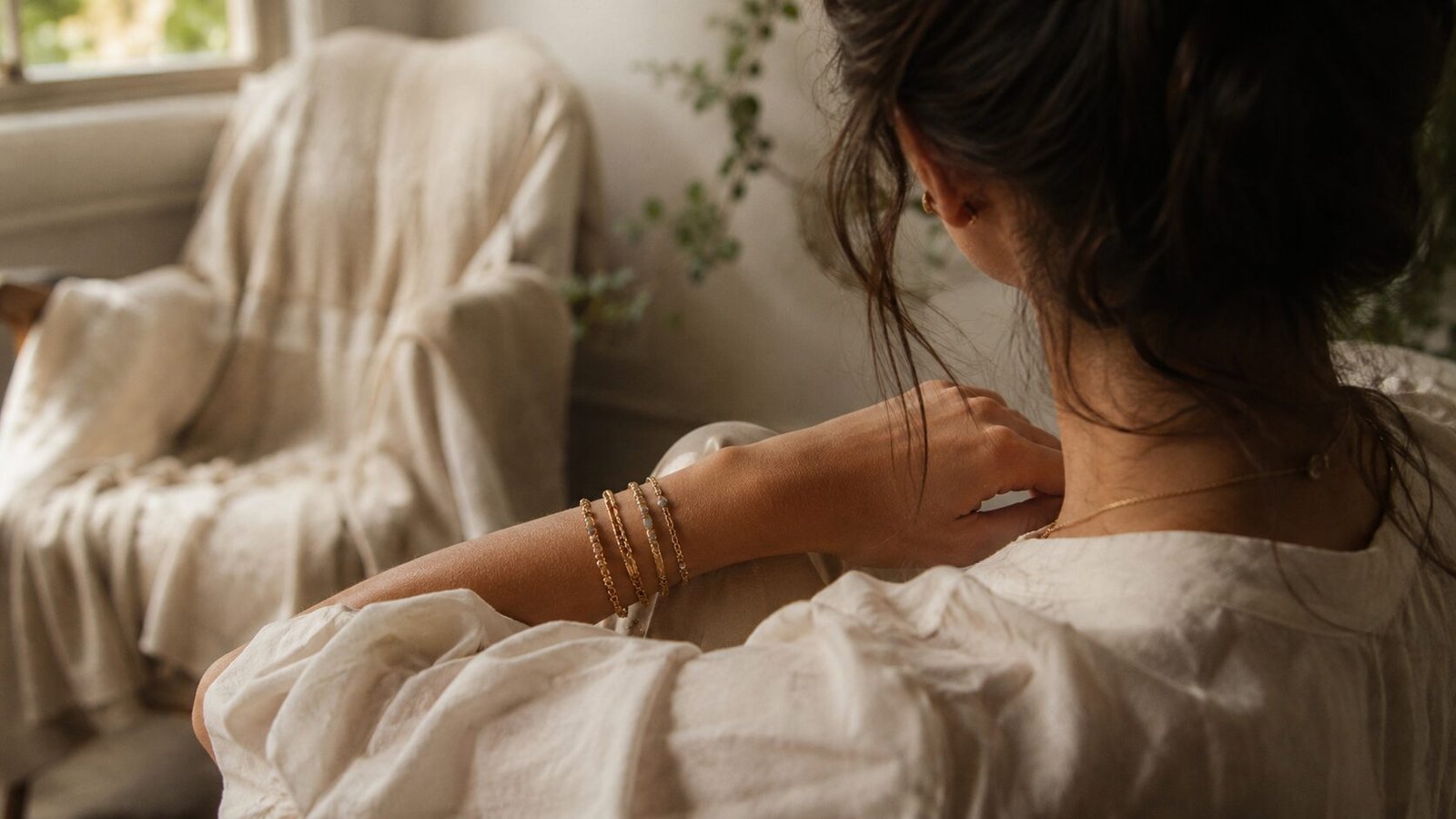 16 Affordable Old Money Bracelets That Look Expensive