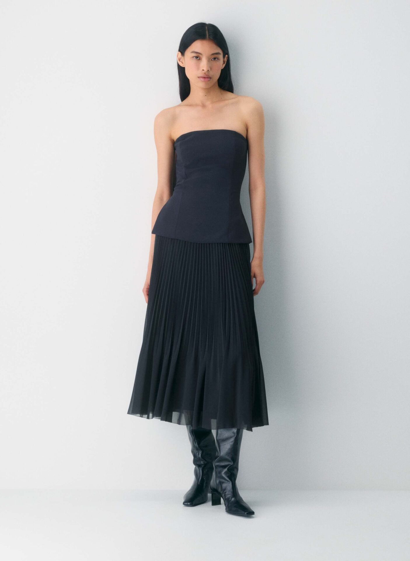 Twirl Pleated Skirt (Dark Night Navy)