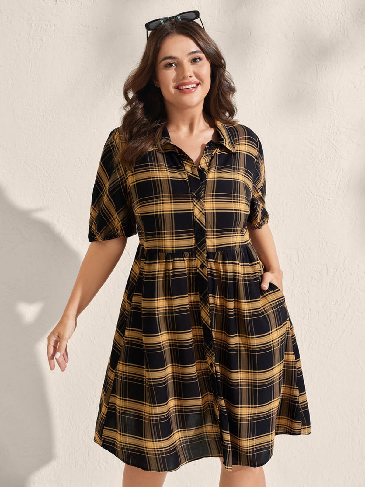Plaid Print Side Pockets Mini Shirt Dress (Yellowish Brown)