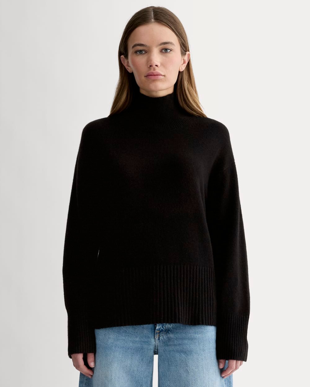 The Boxy Turtleneck in Cashmere
