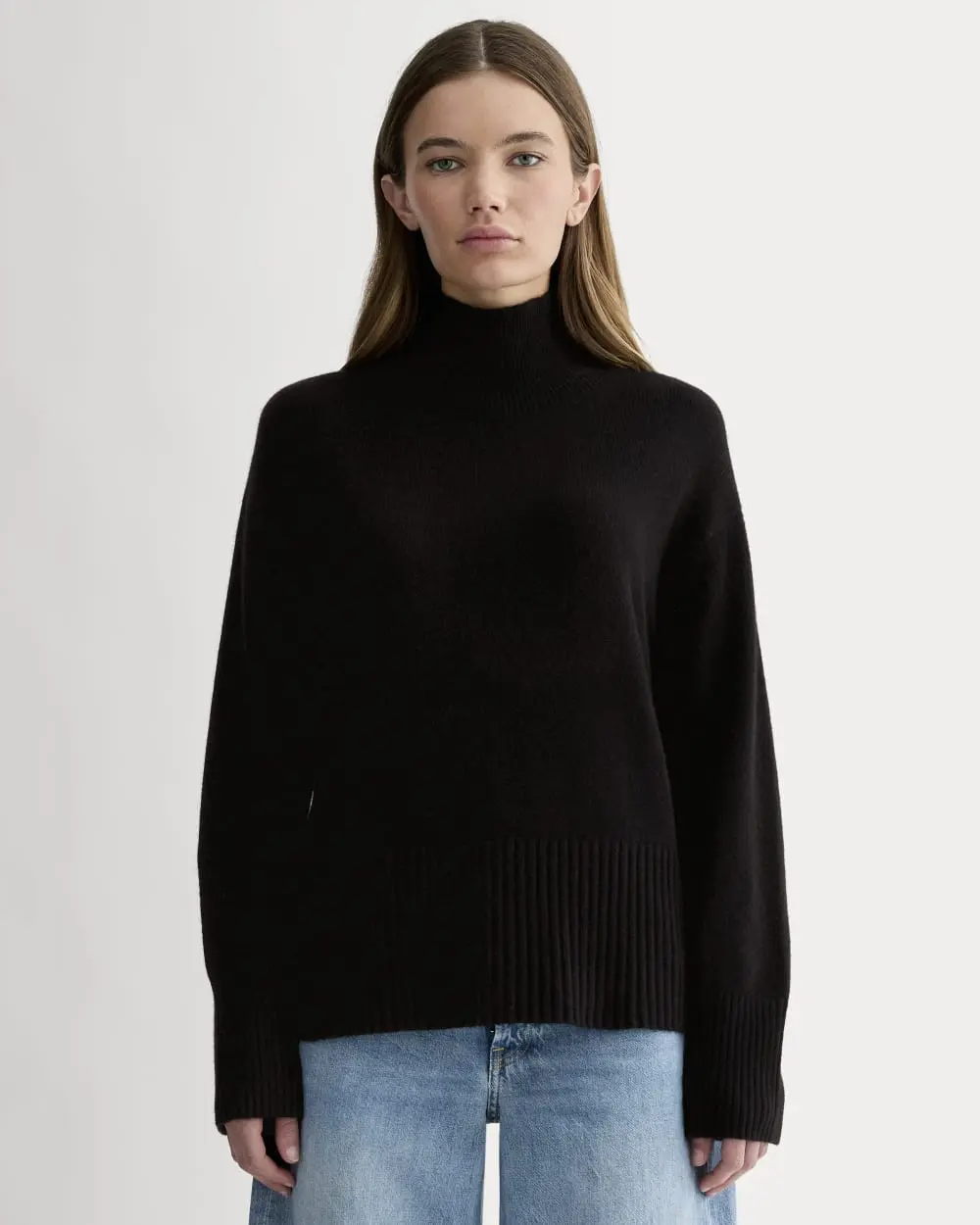 The Boxy Turtleneck in Cashmere