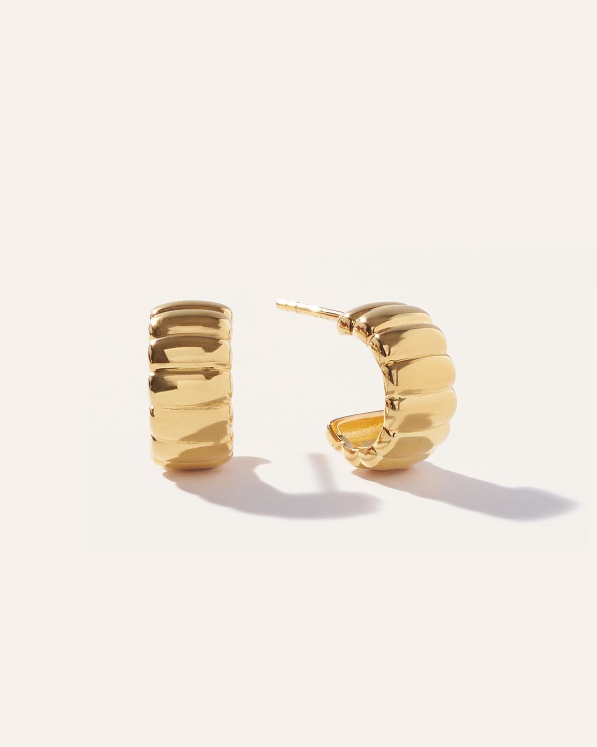 Bubble Ridge Huggie Hoops Earrings (Gold Vermeil)