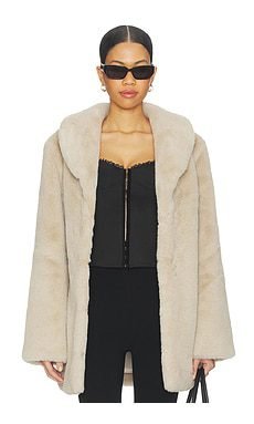 Tatiana Faux Fur Coat (Oatmilk)