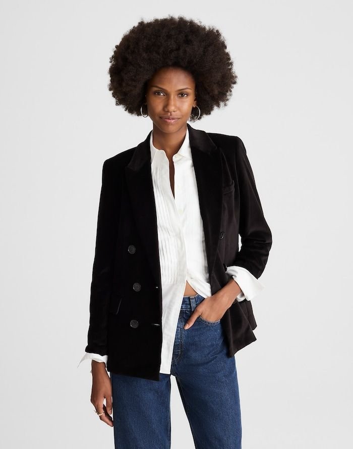 Peak-Lapel Double-Breasted Blazer in Velvet (Black)