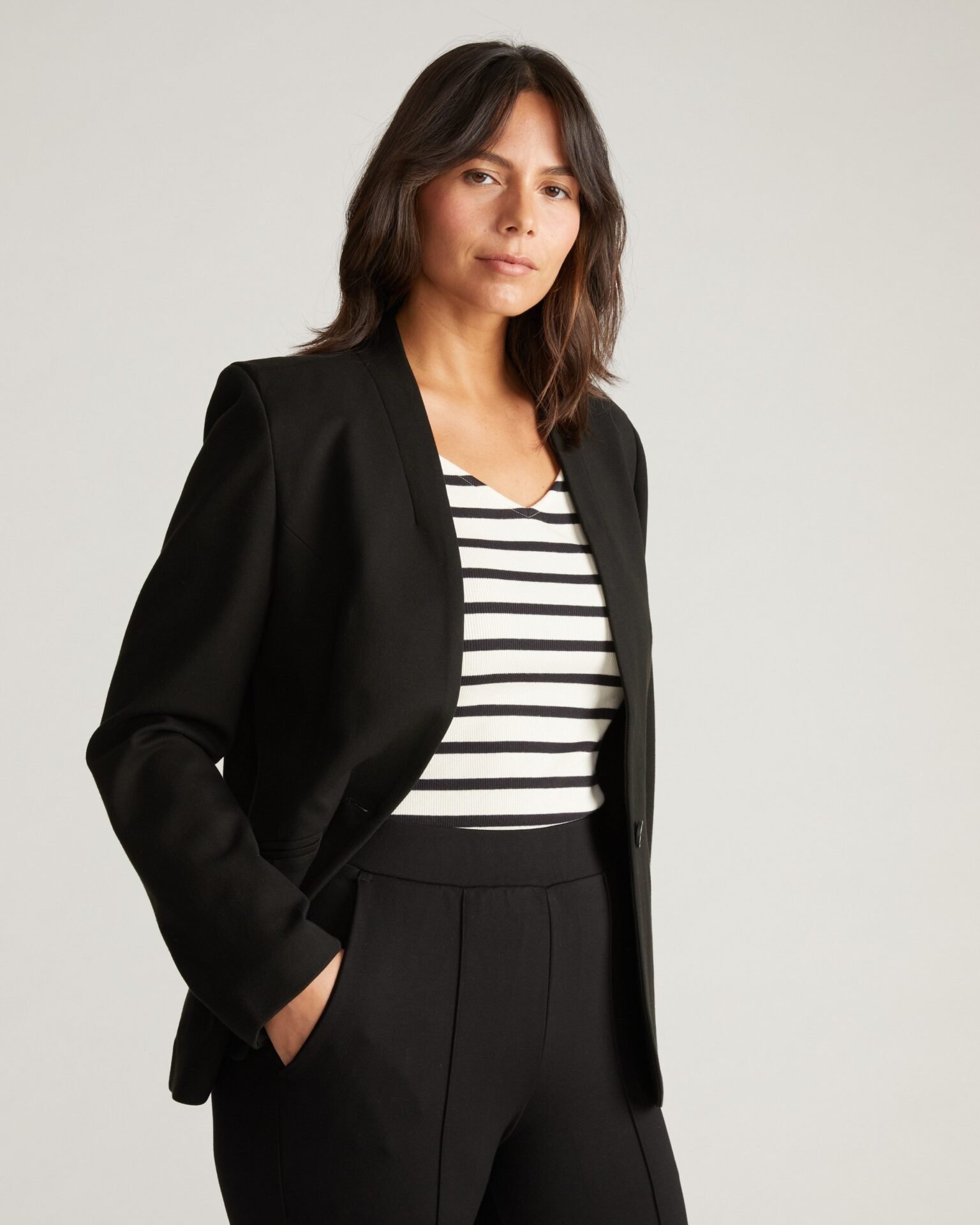 Lennox Collarless Ponte Blazer (Black)