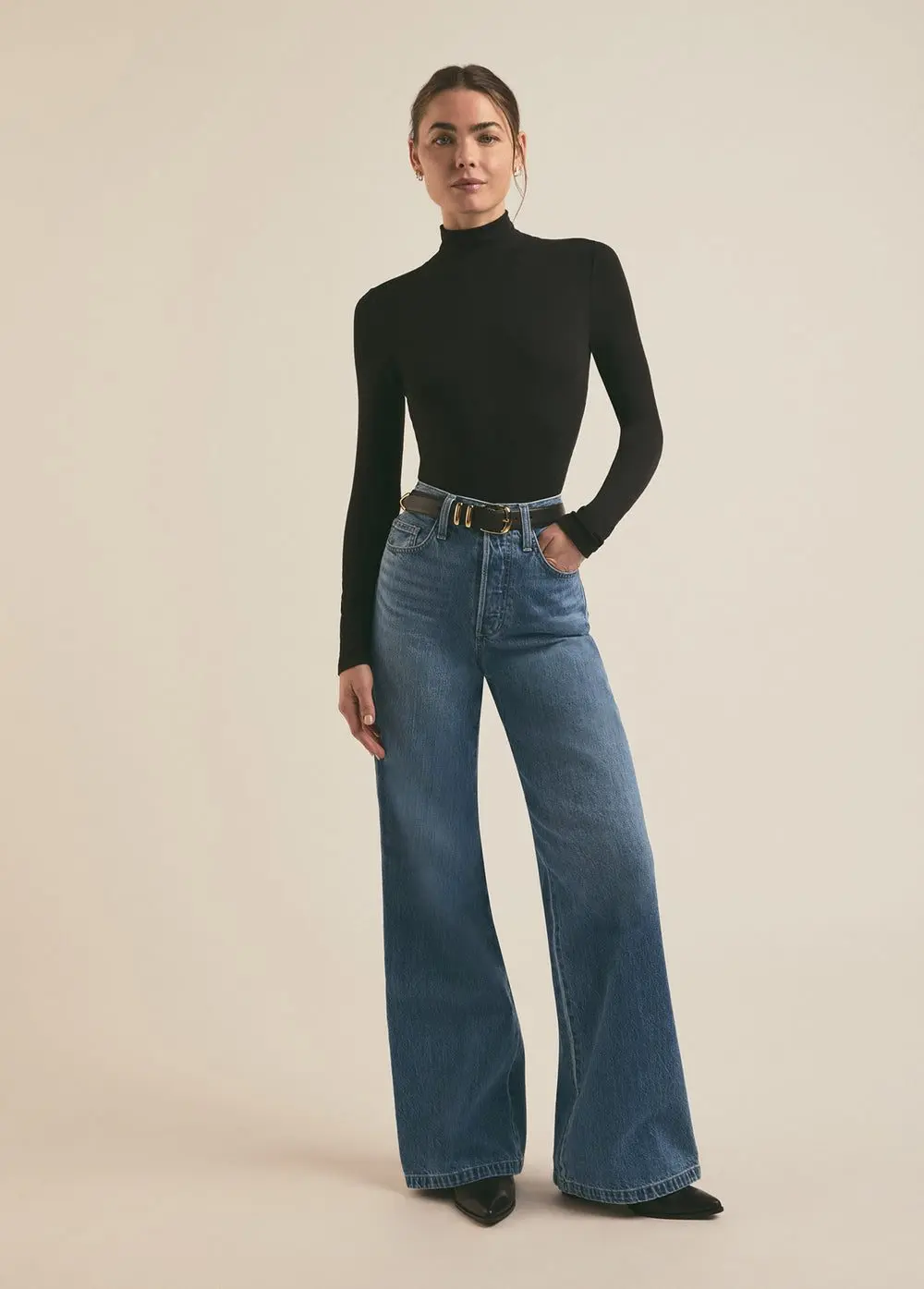 The Ribbed Turtleneck (Black)