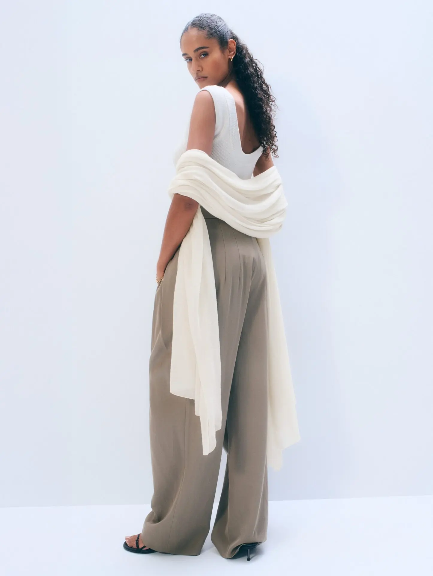 Superfine Cashmere Travel Wrap (Ivory/White)