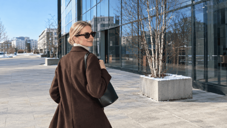 19 Carolyn Bessette Winter Outfits for a Minimalist Cold-Weather Wardrobe