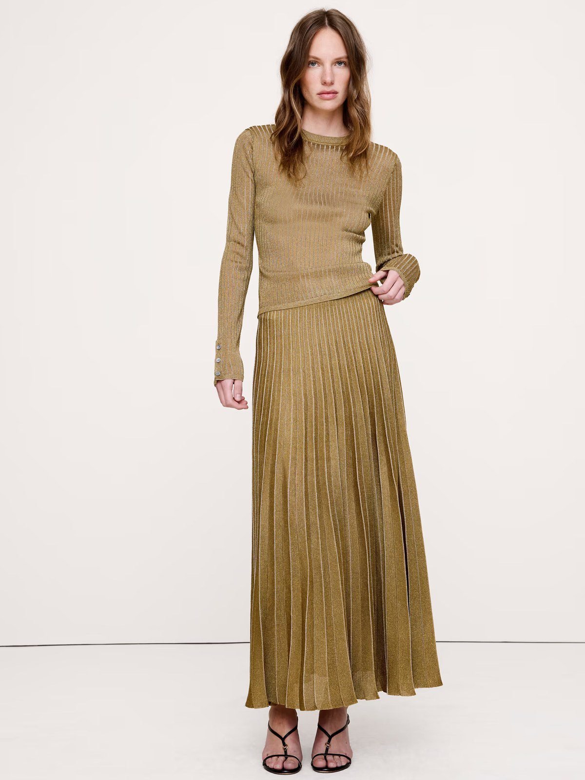 Metallic Crew-Neck Sweater (Gold)