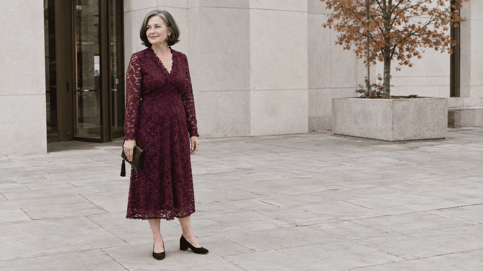 16 Mother of the Bride Outfits in the Most Flattering Colors (Navy, Dusty Blue, Burgundy and More)