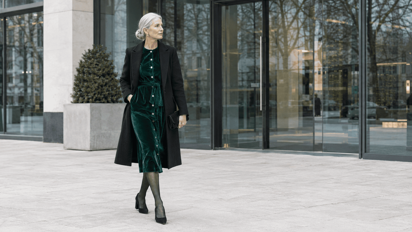 16 Mother of the Bride Winter Wedding Outfits That Look Rich, Not Cold