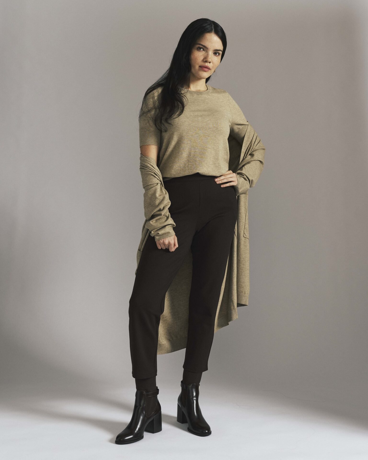 Savvy Double Knit Duster (Almond Dust)