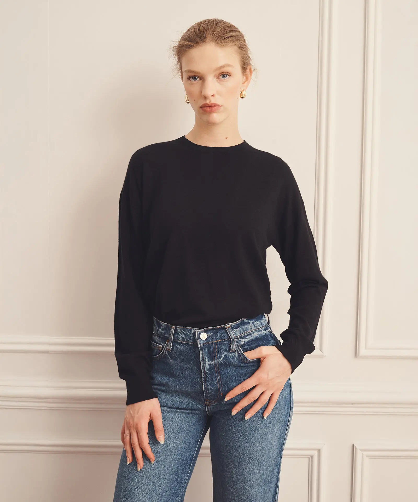 Super Fine Cashmere Crewneck Sweater (Black)