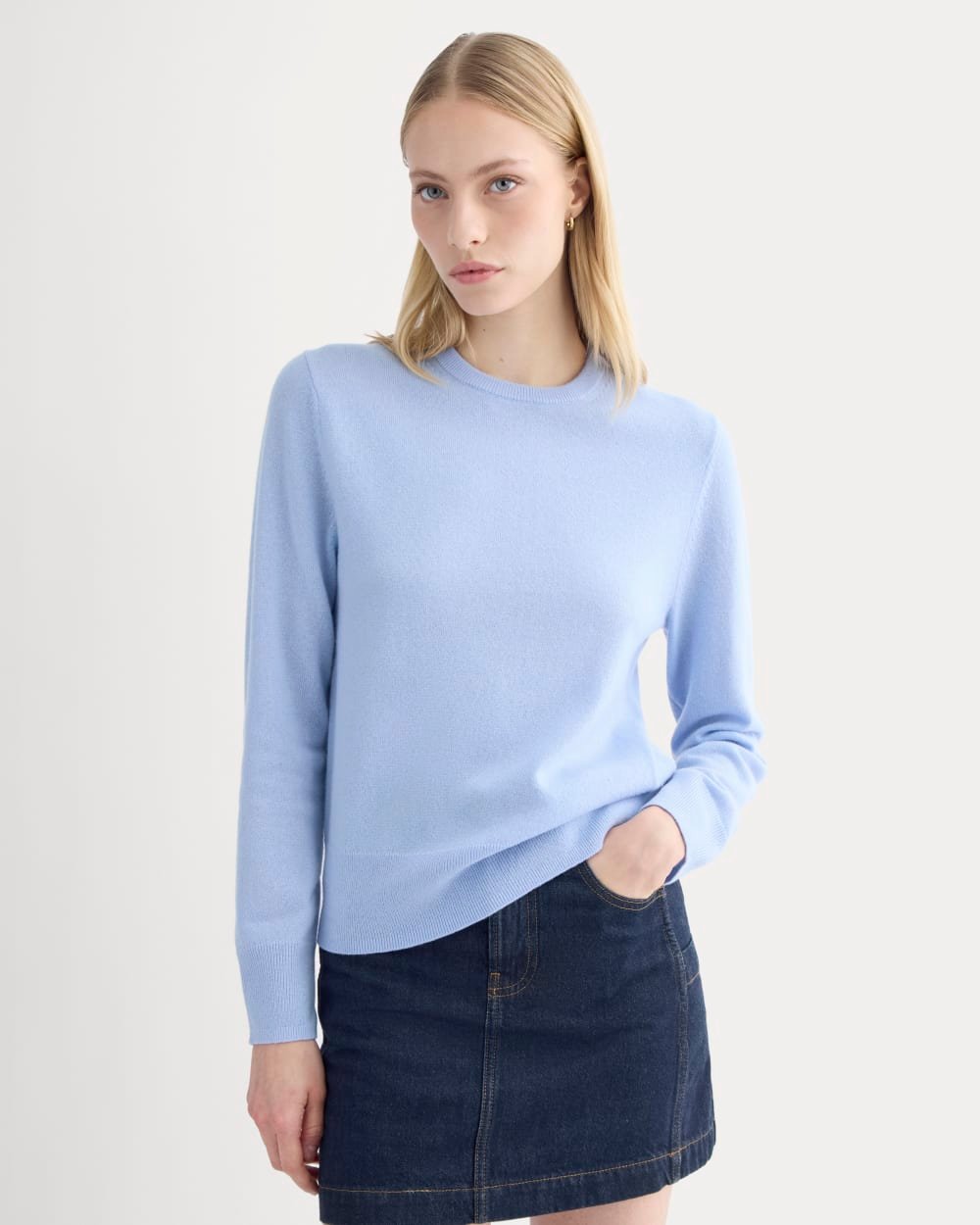 Cashmere Slim Crew Sweater (Open Air Blue)