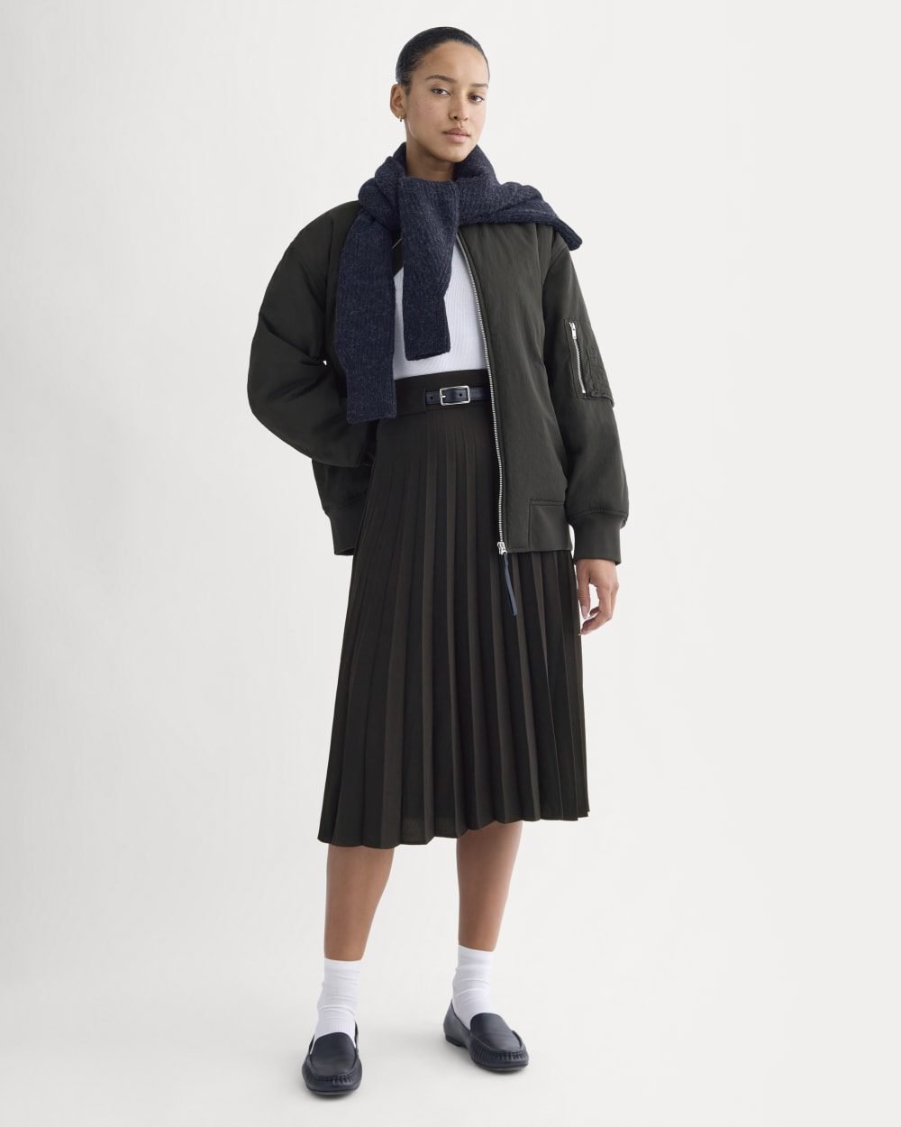 Pleated Crepe Midi Skirt (Black)