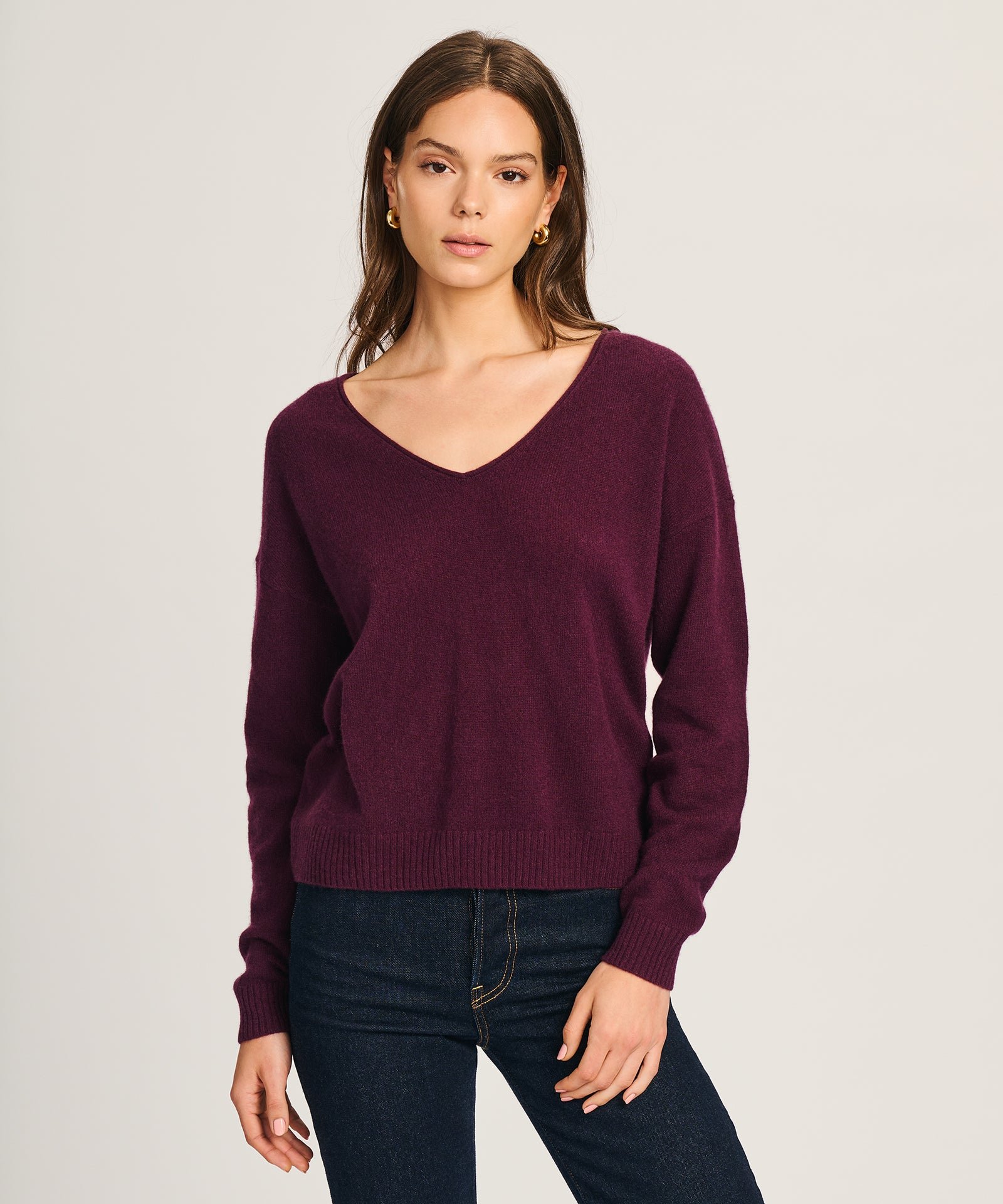 Lightweight Cashmere V-Neck Sweater (Wine)