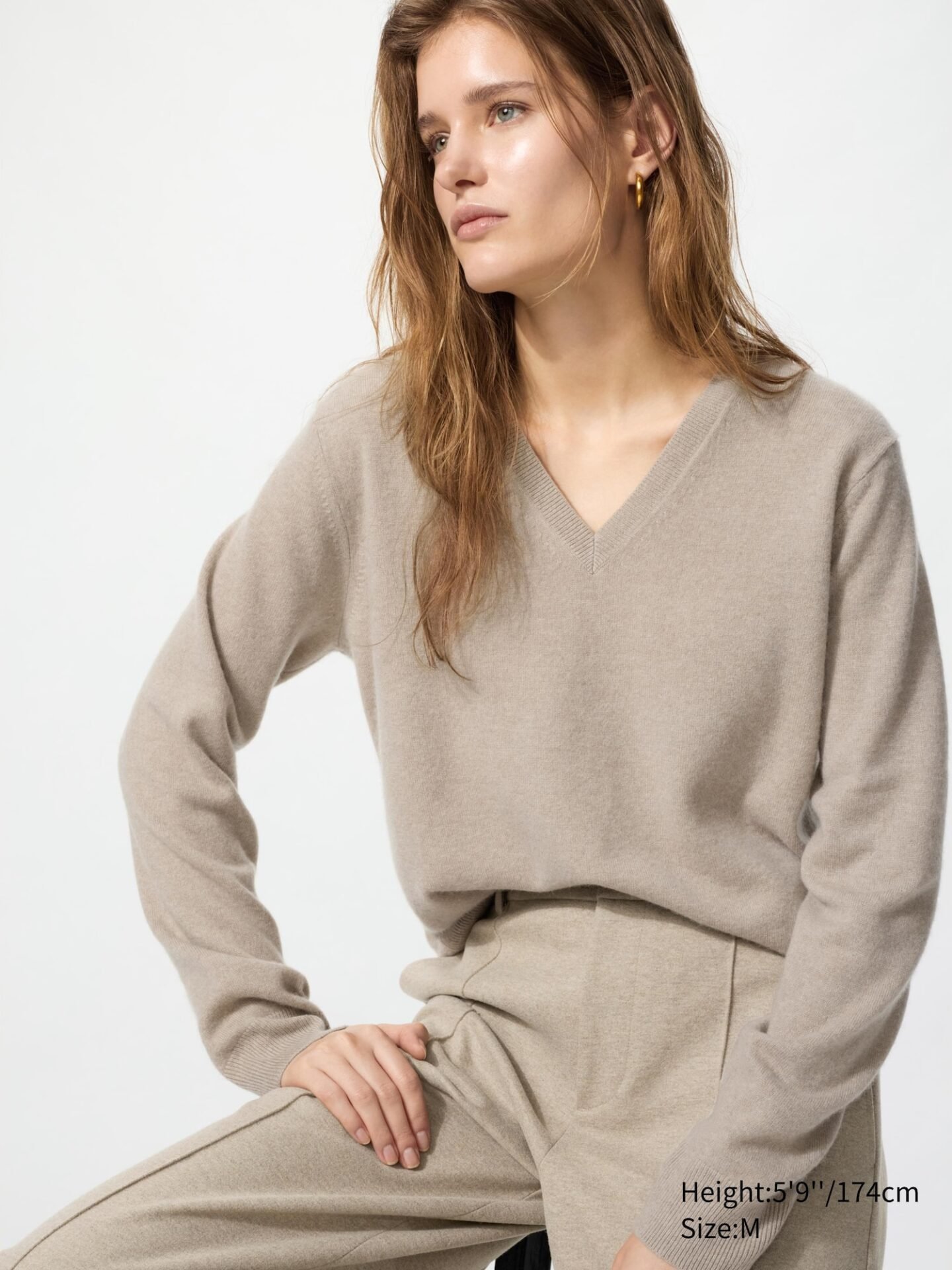 Cashmere V-Neck Sweater (31 Beige)