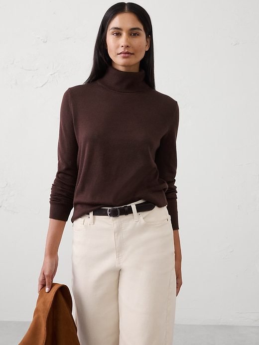 Merino Wool Turtleneck Sweater (Dark Chocolate)