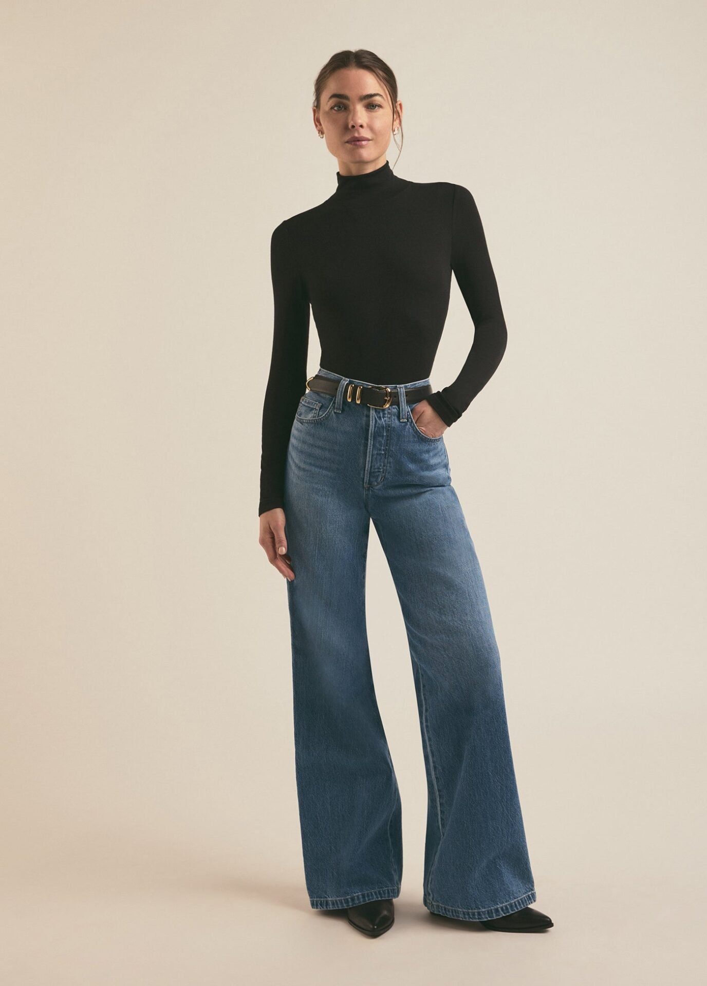 The Ribbed Turtleneck (Black)