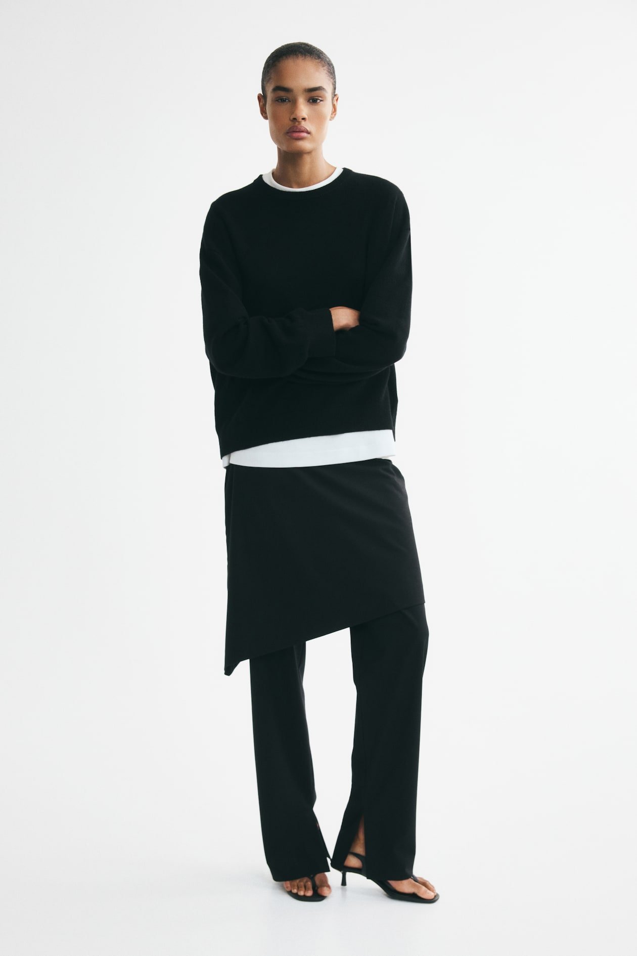 Fine-Knit Cashmere Sweater (Black)